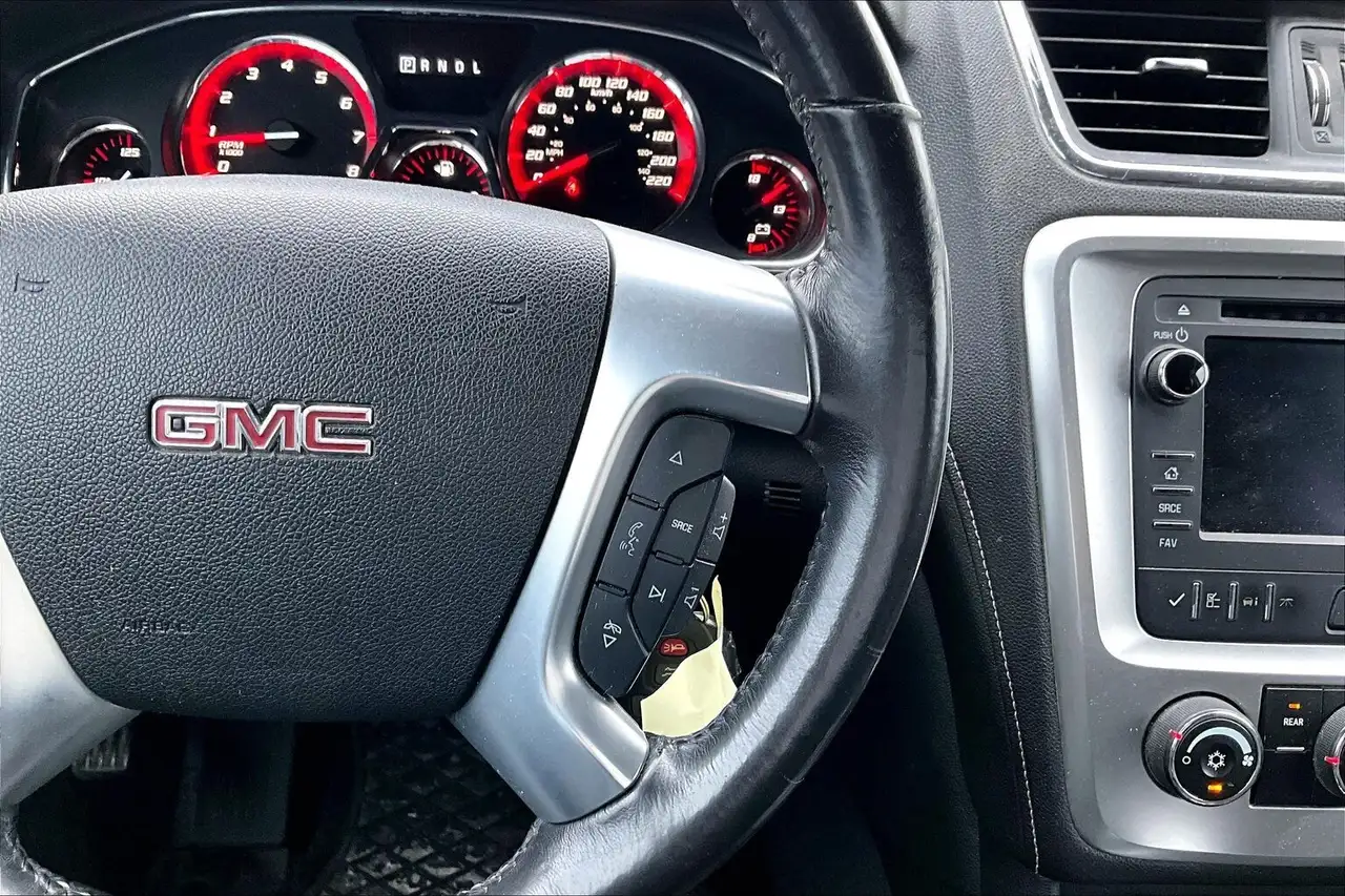 GMC Acadia снимка GMC Acadia