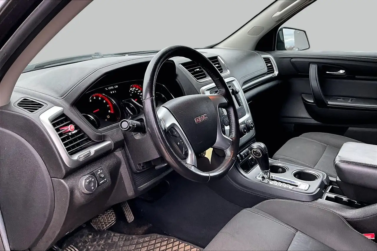 GMC Acadia снимка GMC Acadia