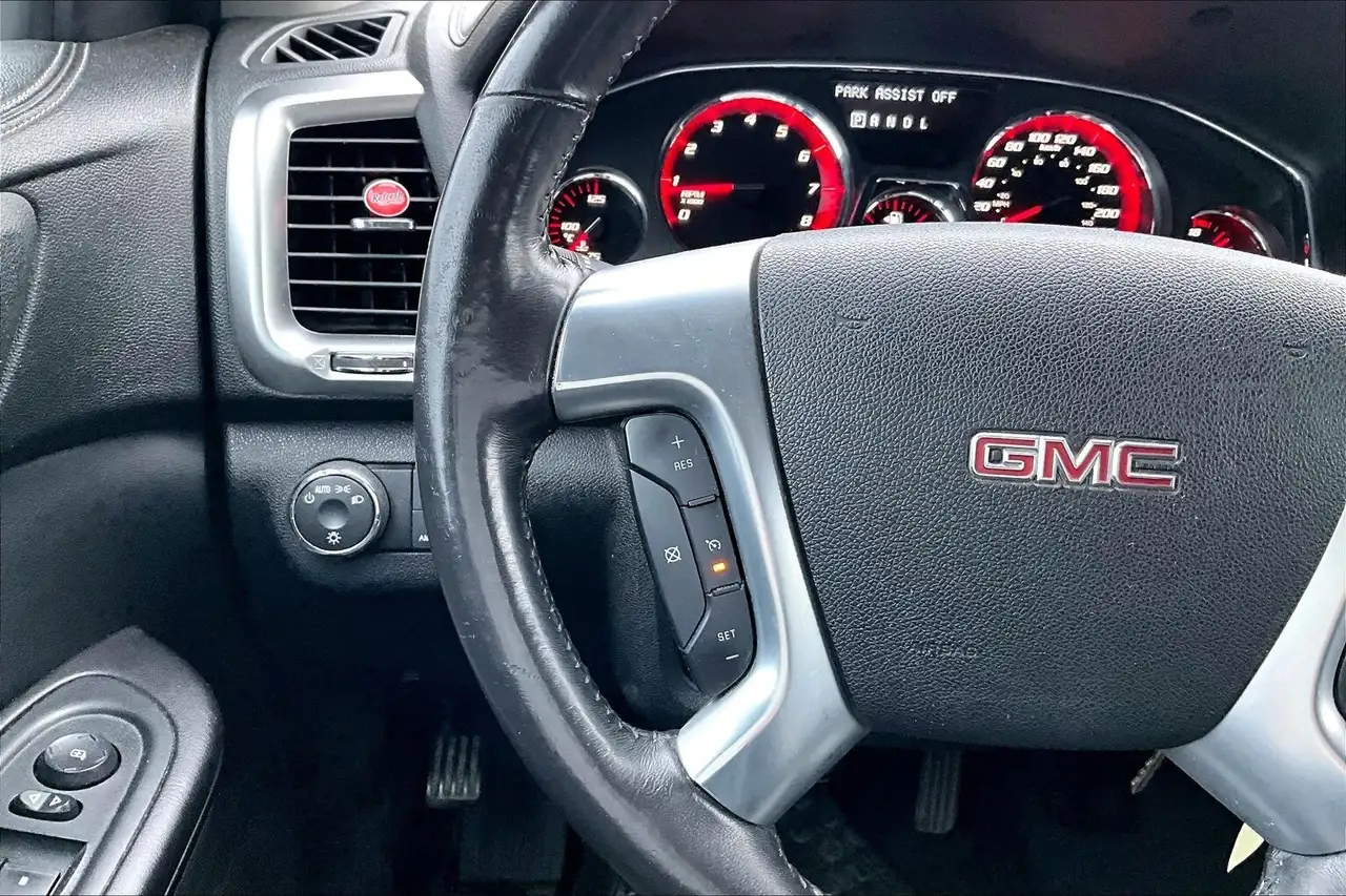 GMC Acadia снимка GMC Acadia