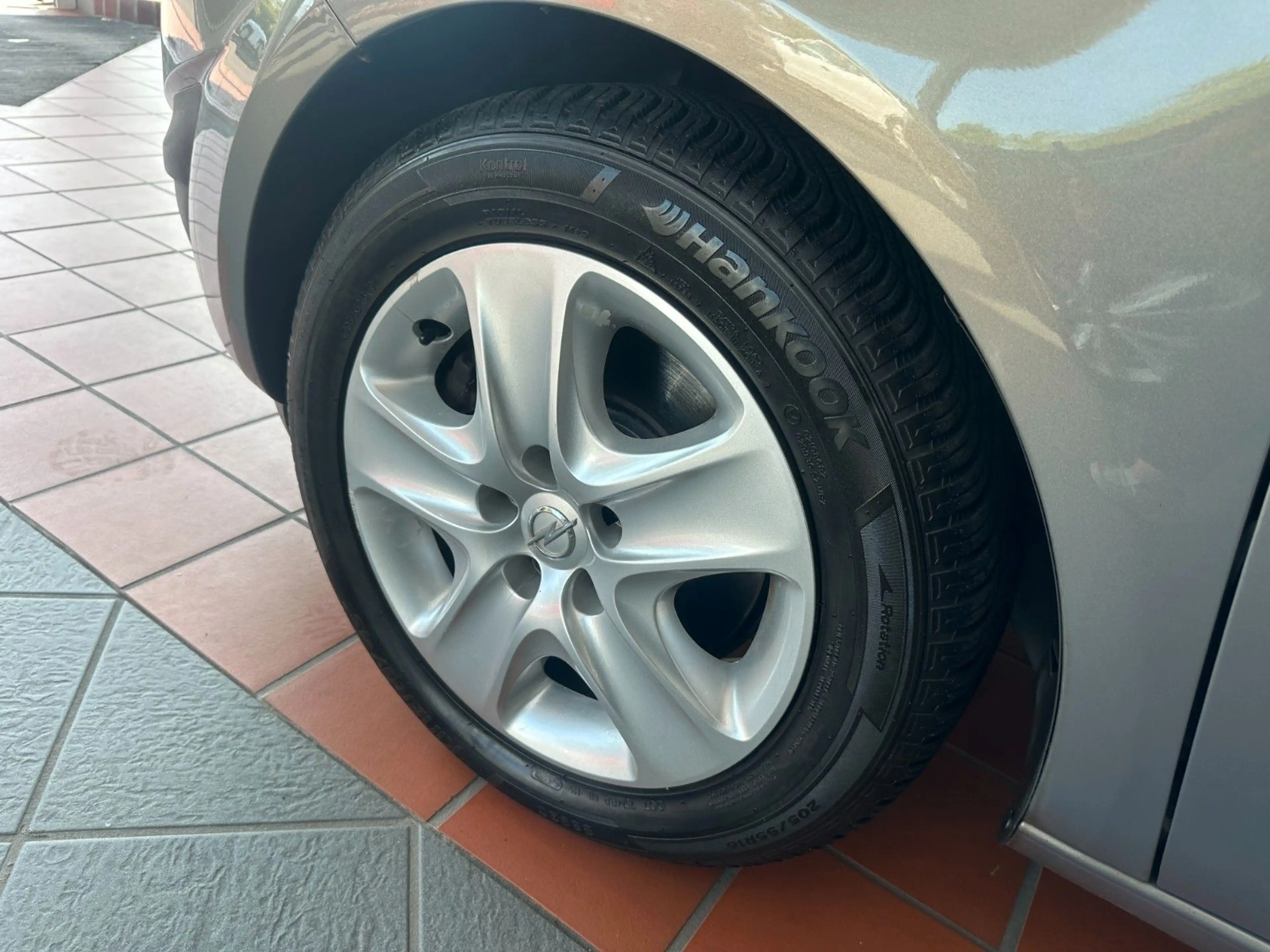 Opel Meriva B Design Edition * 2. HAND / LENKRAD-H. * — photo 14