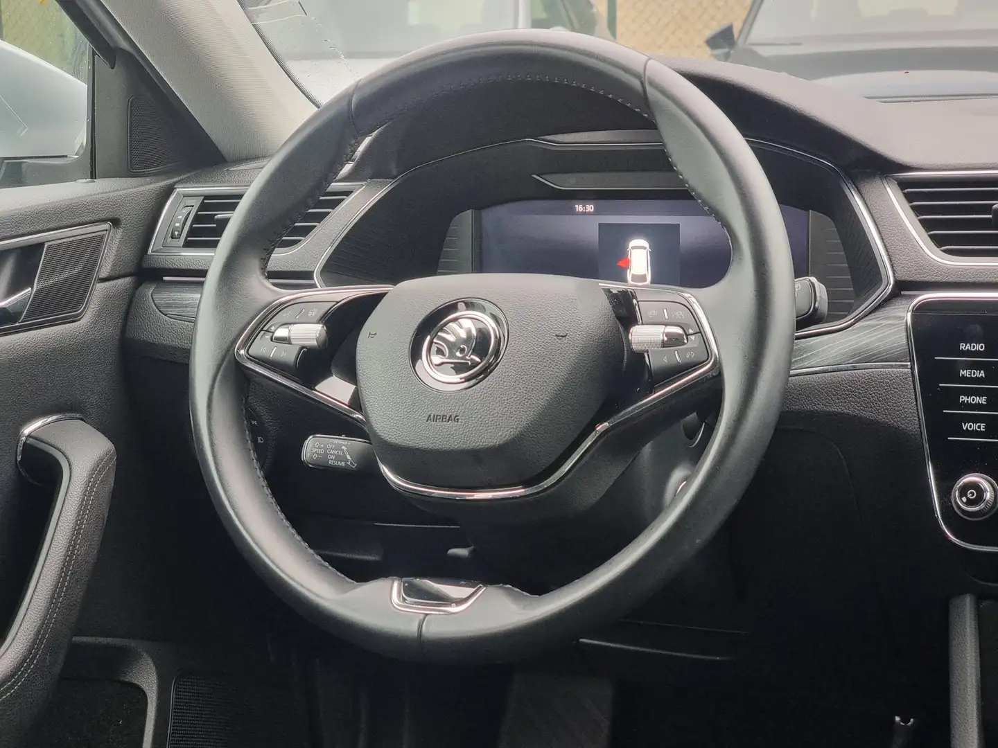 Skoda Superb Combi 1.4 TSI iV Business Edition Plus | Apple car Gris - 2