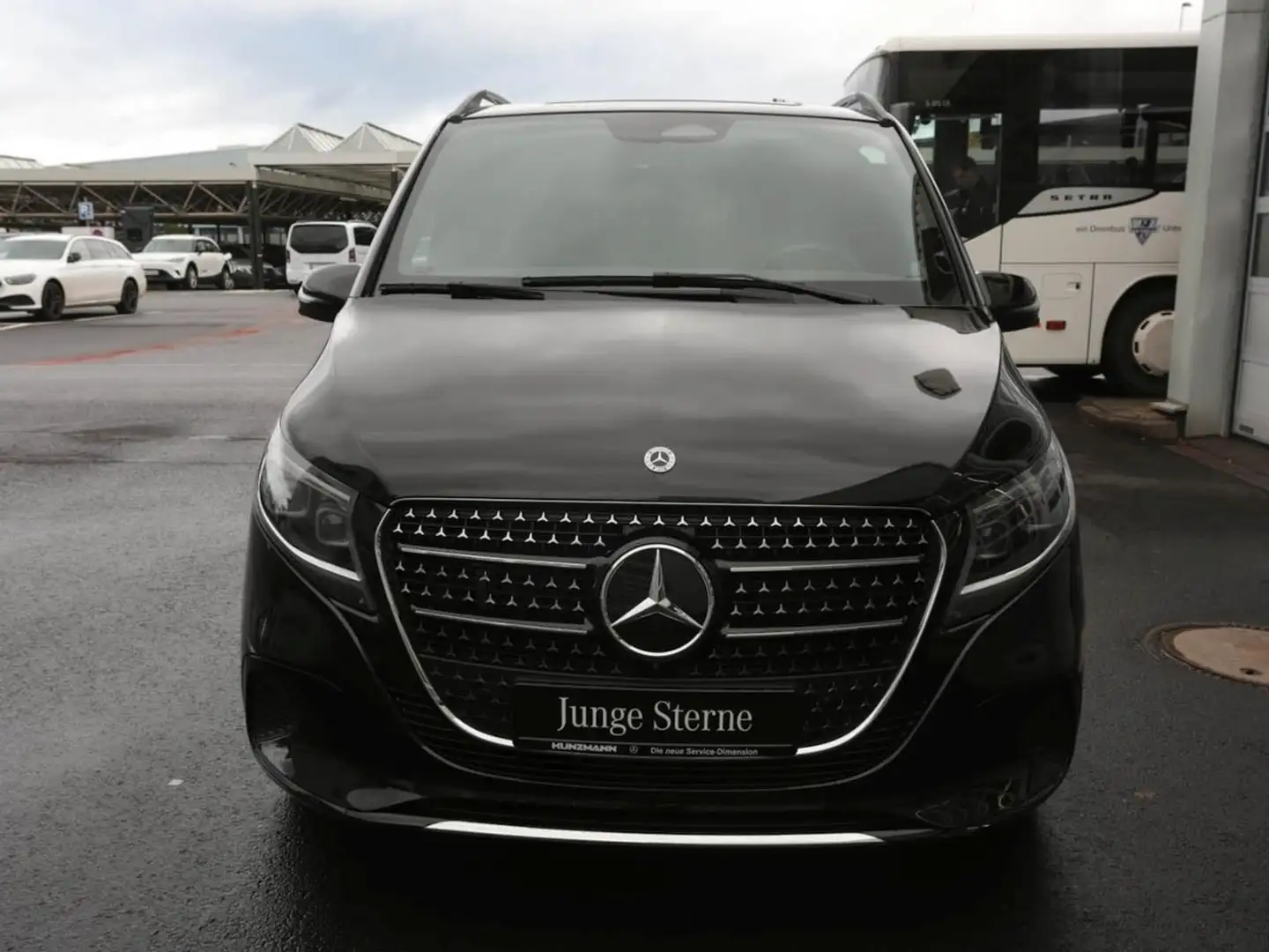 Mercedes-Benz V 300 d AVANTGARDE Extralang Standhzg Distronic Schwarz - 2