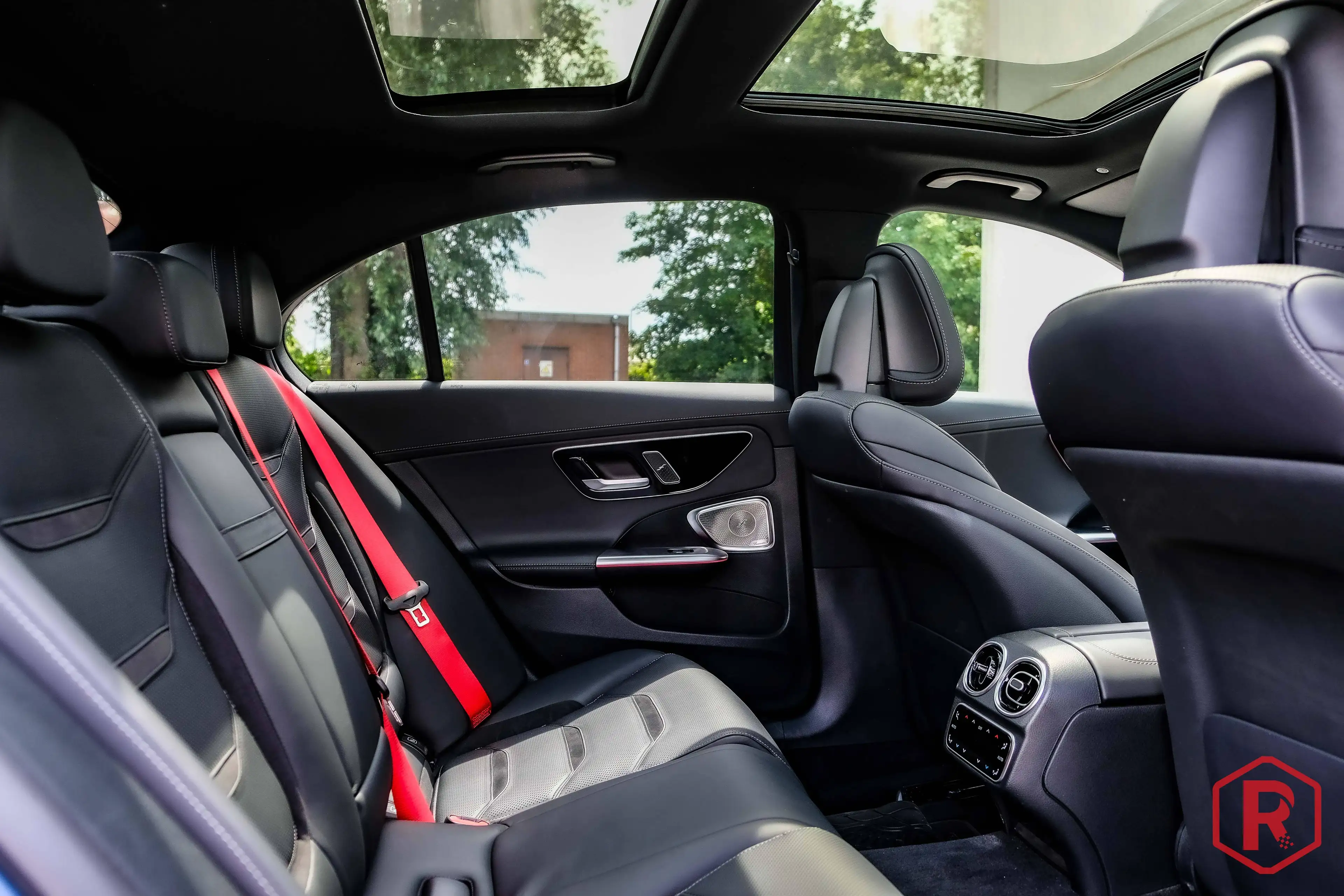 Mercedes-Benz C 63 AMG S E-Performance 4MATIC+ Pano Burmester Garantie — photo 10