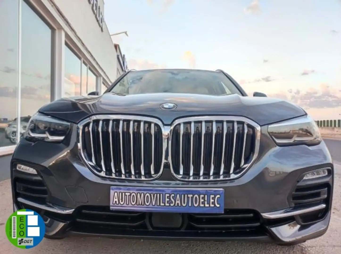 BMW X5 xDrive 30dA Grau - 2