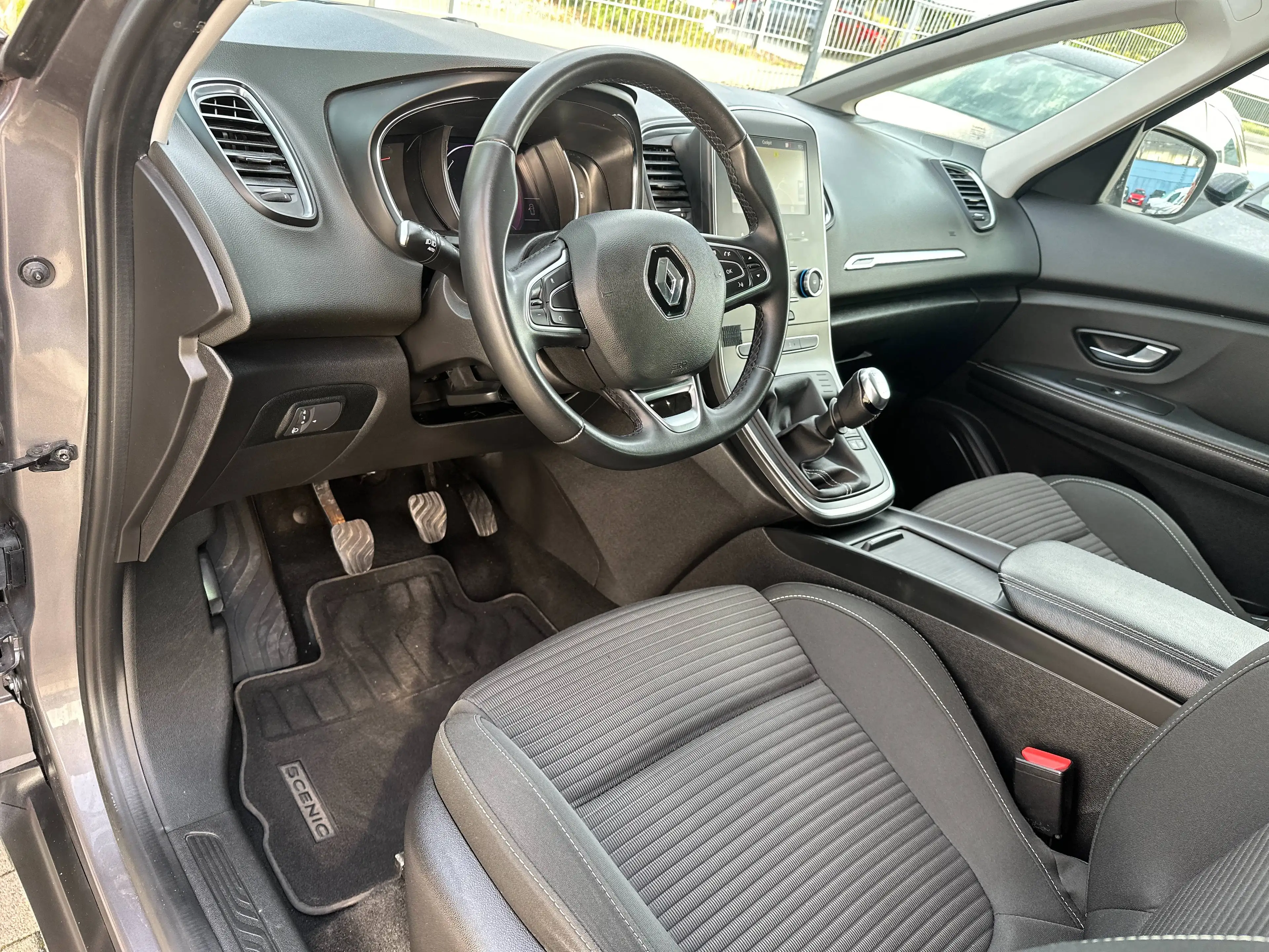 Renault Scenic 140 TCe*7-Sitze*Kamera*Navi*Klimaaut*Temp*Parkpilo — photo 14