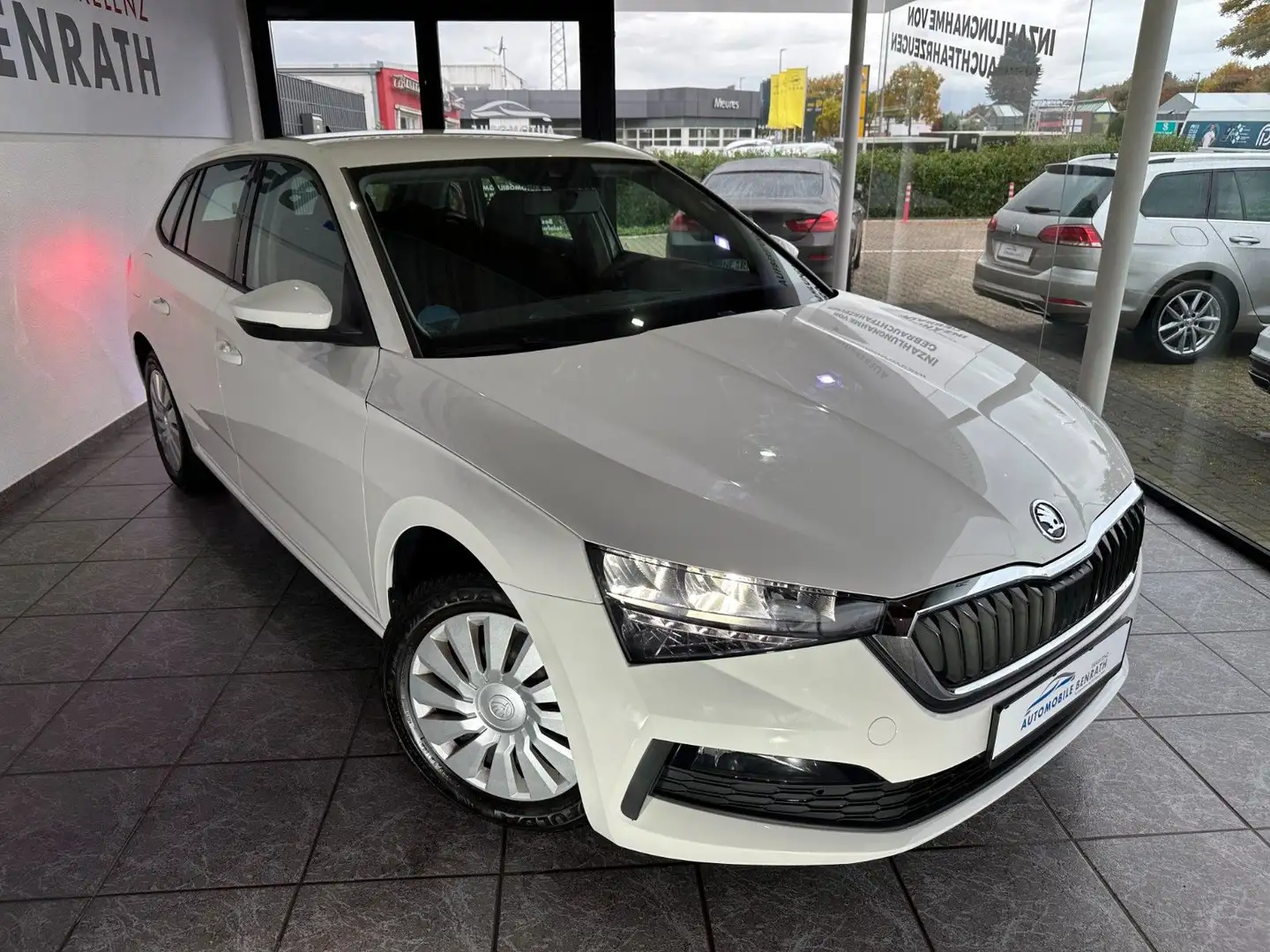 Skoda Scala Cool Plus - 1.HAND*8-FACH*CARPLAY*LED*PDC Wit - 1
