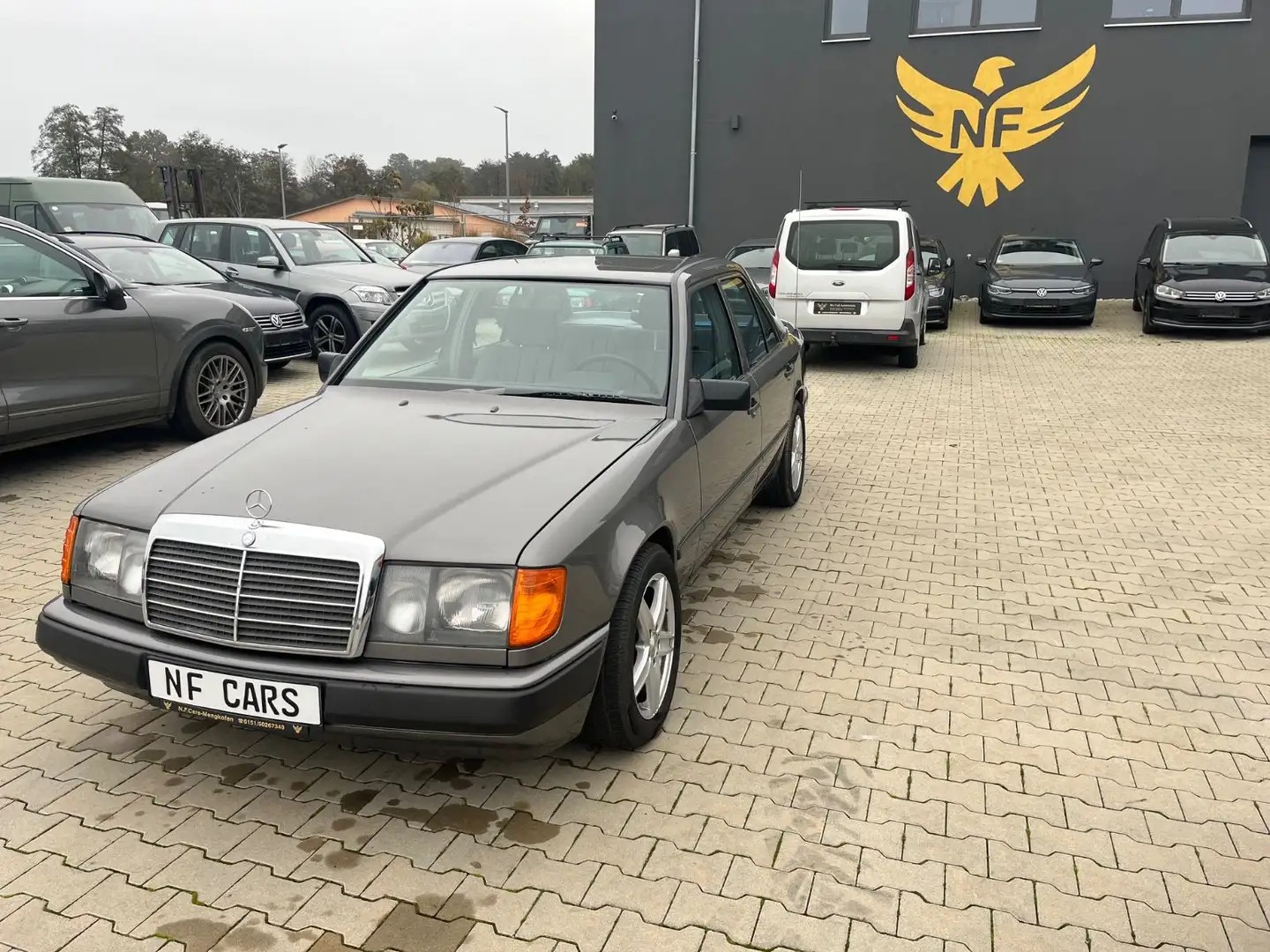 Mercedes-Benz 300 D W124 2.Hand,TÜV01.26,Alu,vieles Neu Gri - 1
