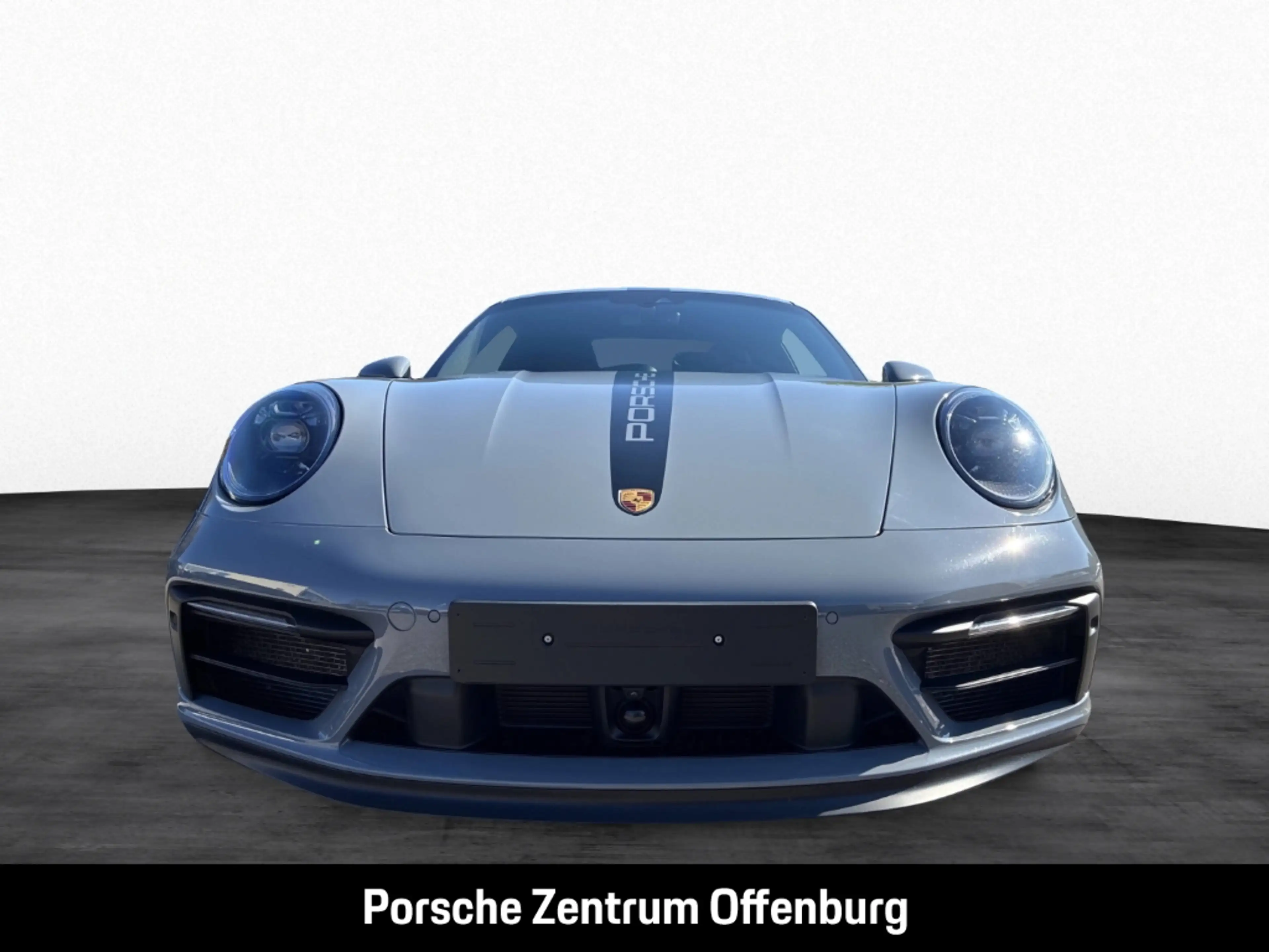 Porsche 992 (911) Carrera 4 GTS — photo 6