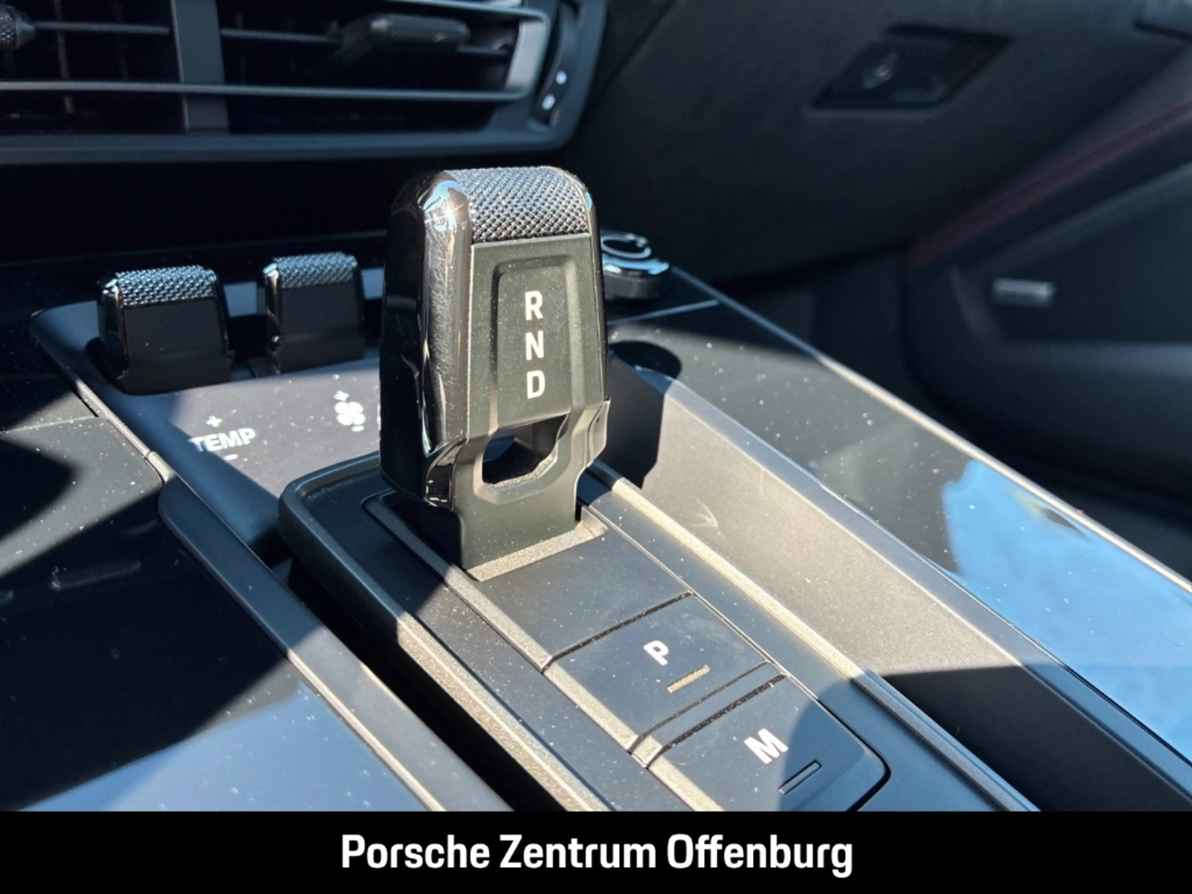 Porsche 992 (911) Carrera 4 GTS — photo 14