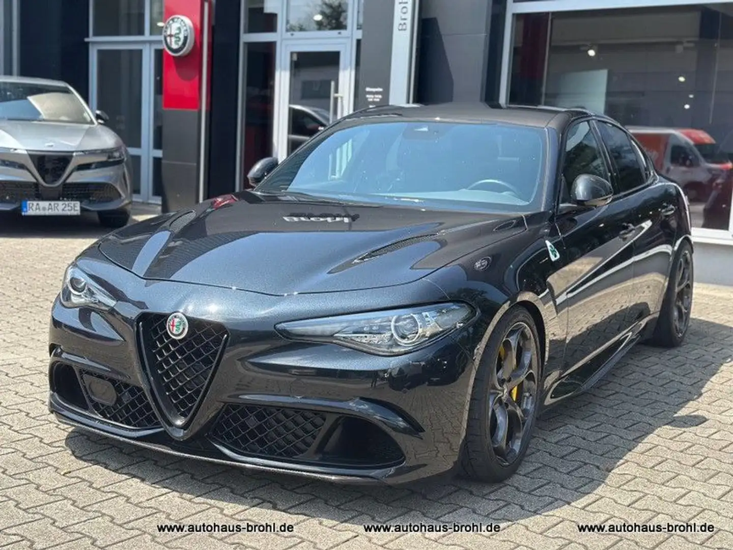 Alfa Romeo Giulia Quadrifoglio 510PS Schwarz - 2