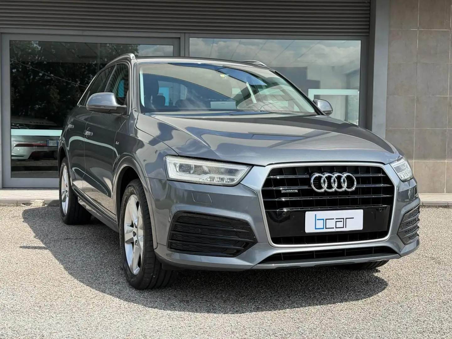 Audi Q3 2.0 tdi Sport quattro 150cv s-tronic S. Line Plus Gris - 2
