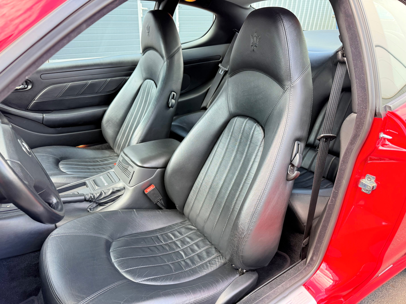 Maserati 4200 Maserati 4200 GT Coupe Cambiocorsa perfektes Scheckheft — photo 15