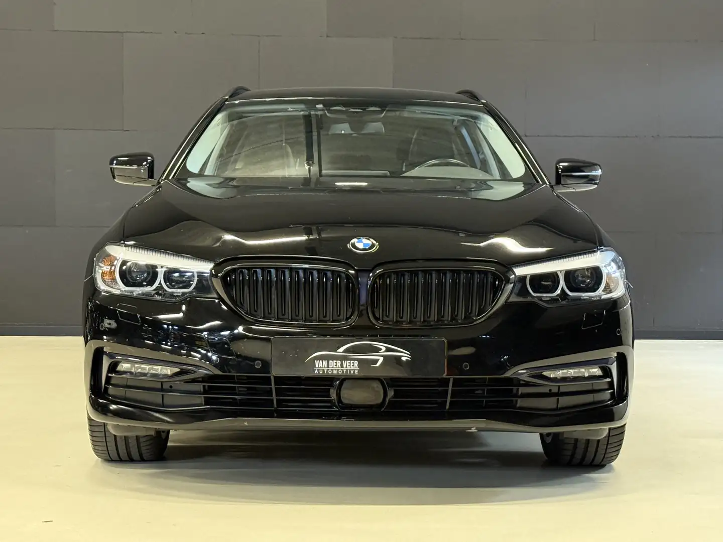 BMW 520 5-serie Touring 520i High Executive Edition | Appl Zwart - 2