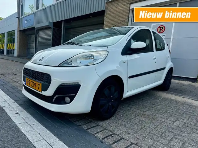 2013 Peugeot 107 in White for sale