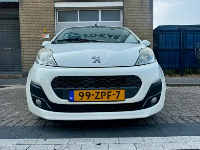 Peugeot 107 view 4