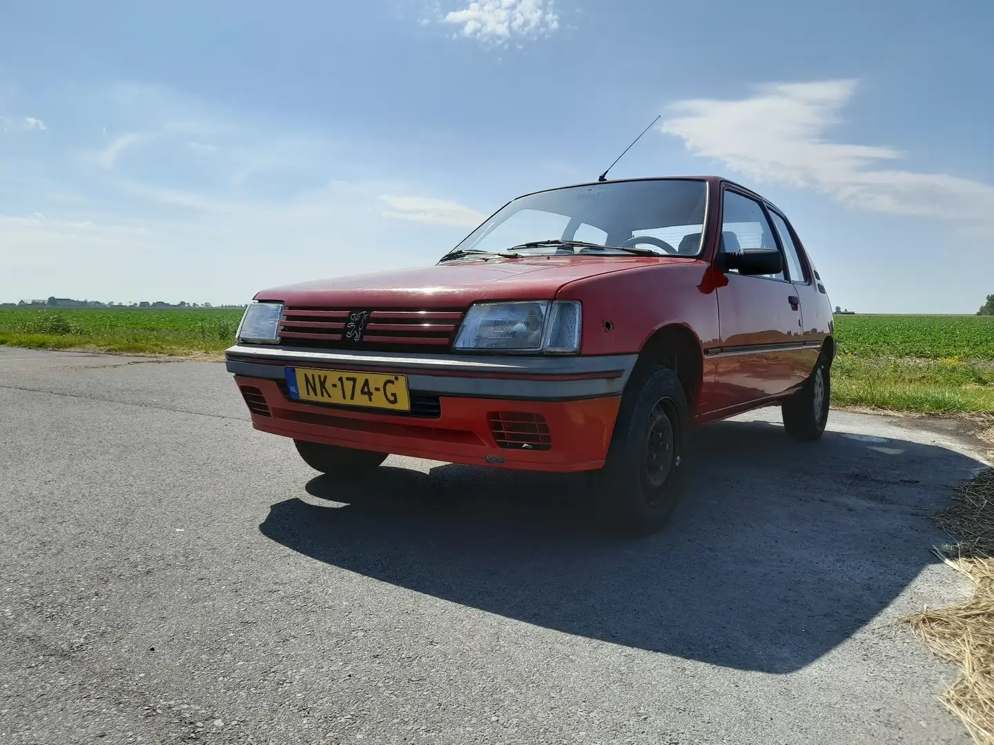 Peugeot 205 1.8 XLD Czerwony - 1