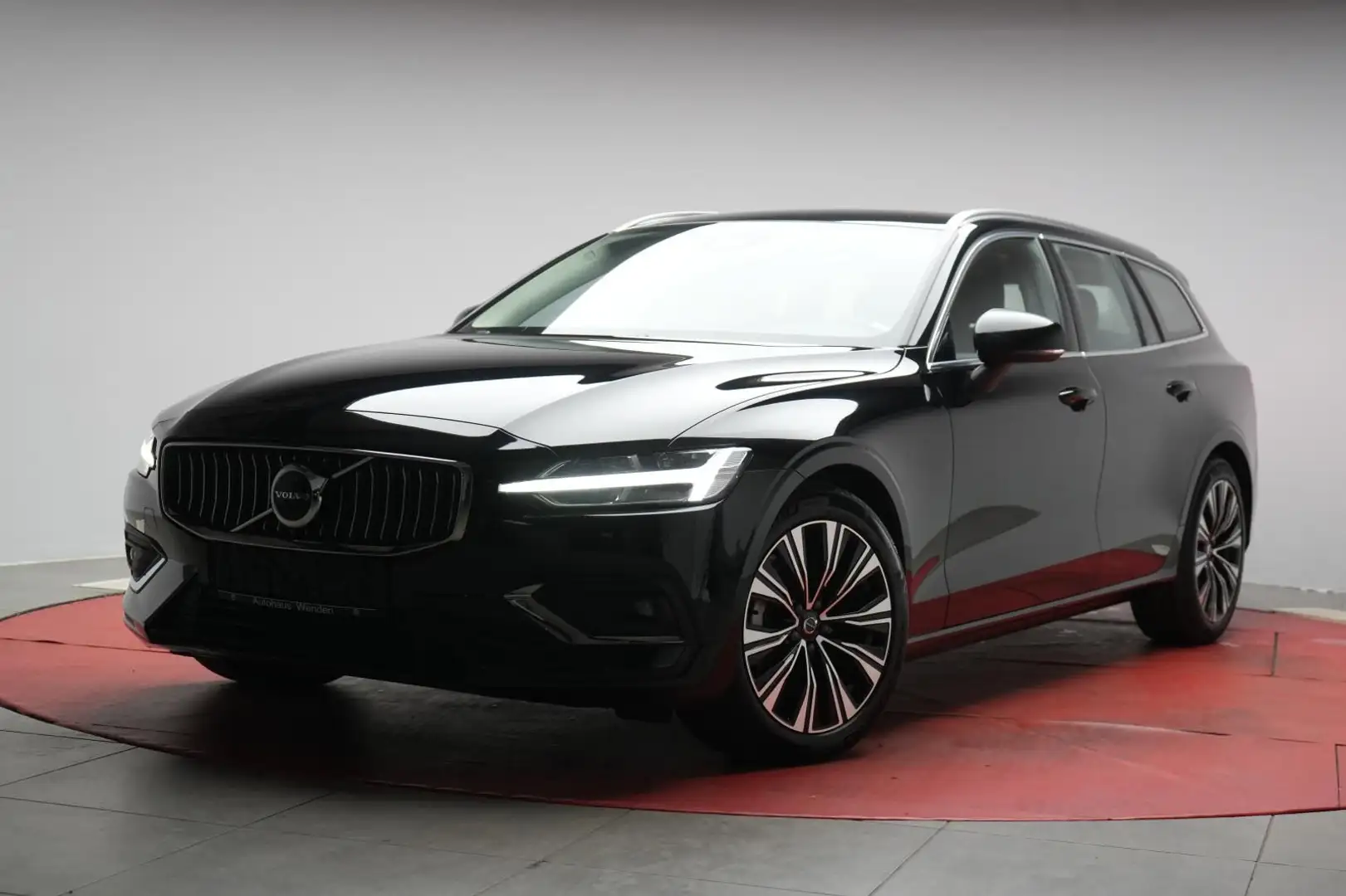 Volvo V60 B4 B DKG Plus Bright CarPlay/Leder/ACC/Kamer Schwarz - 2