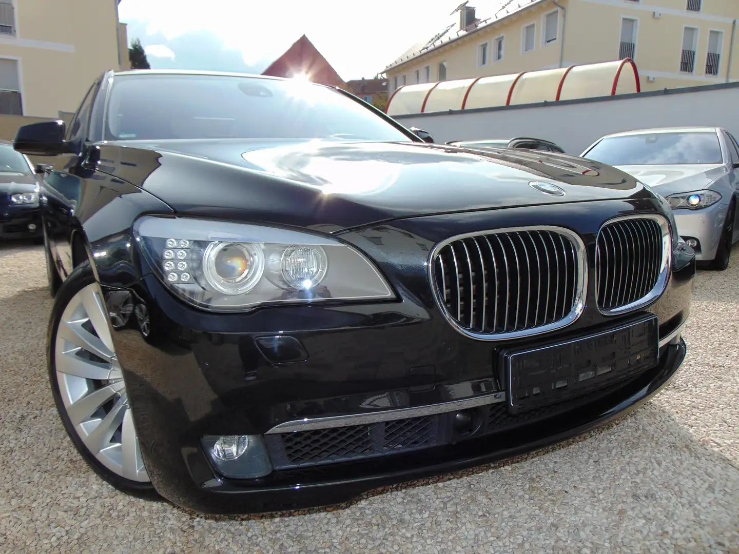 BMW 750 i |HUD|360°Kamera|SoftClose|Sitzbelüftung| Black - 1