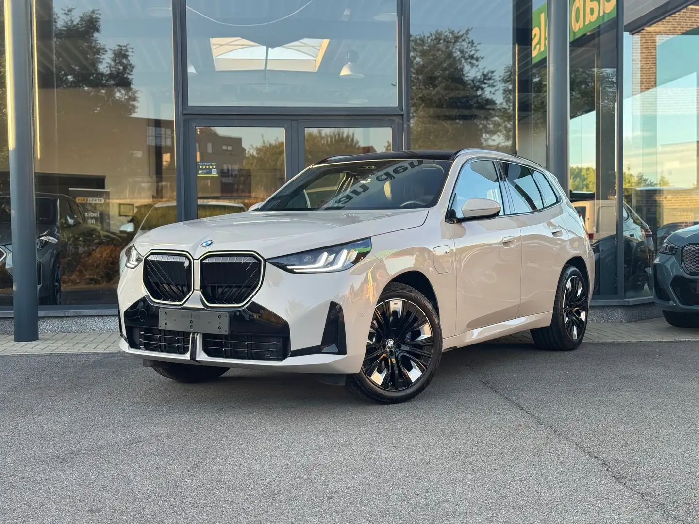 BMW X3 xDrive30e M Sport LCI/ PANO /360/ TRKHK / HK / HUD Бежевий - 1