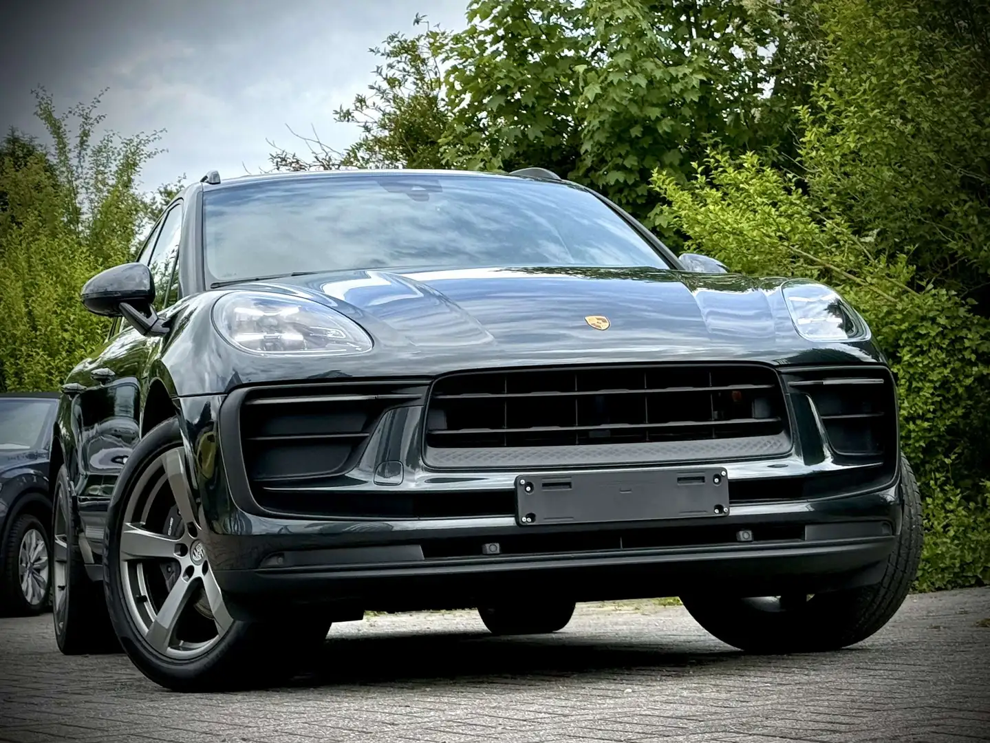 Porsche Macan 2.0 Turbo PDK  54438 Euros Net HTVA Gris - 1