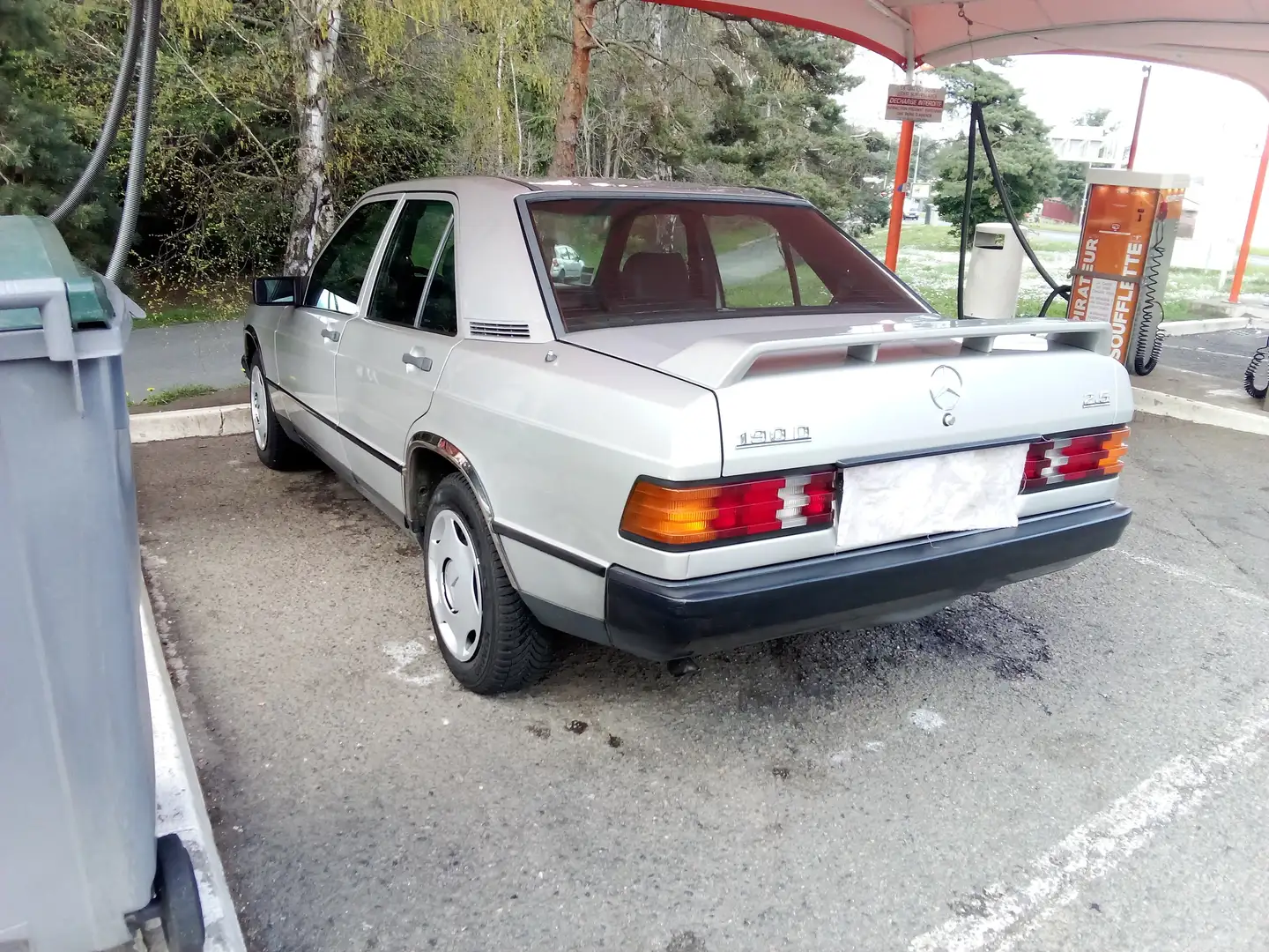 Mercedes-Benz 190 D 2.5 Confort Gümüş rengi - 1