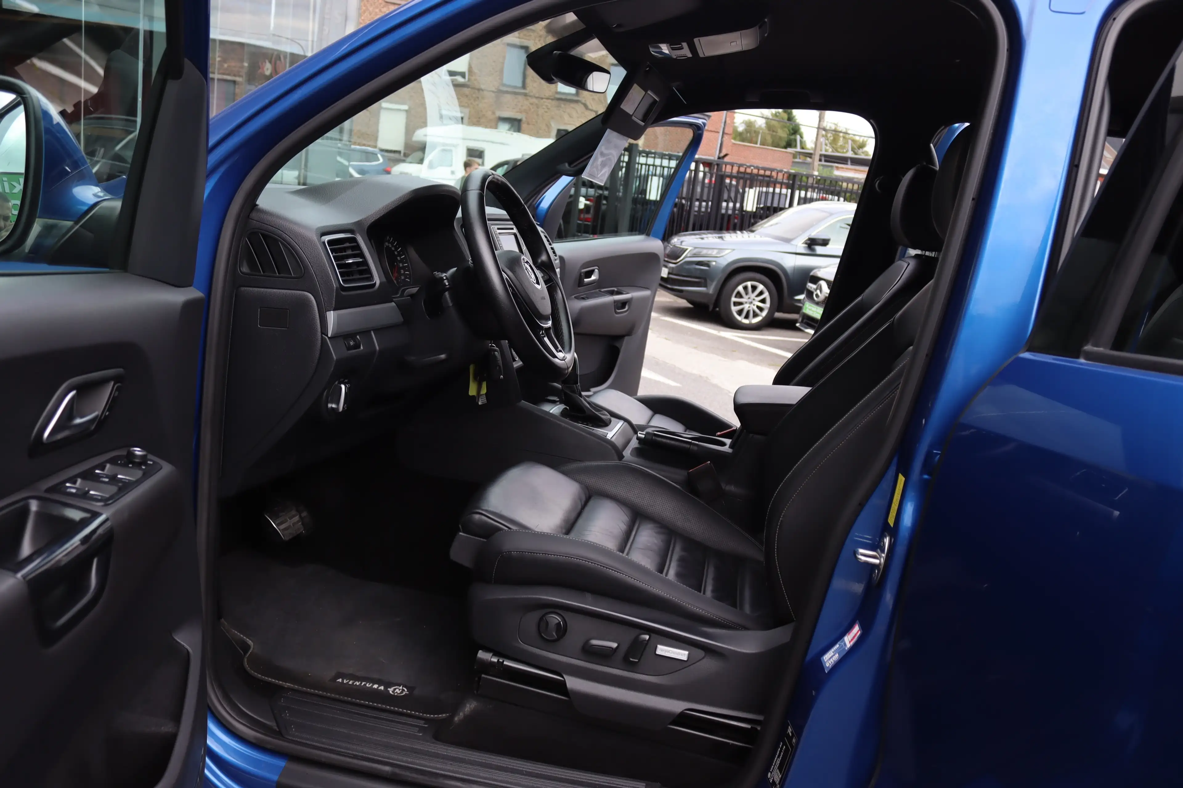 Volkswagen Amarok 3.0TDi V6 258CV DSG AVENTURA CUIR GPS CAMERA FULL TVAC — photo 7