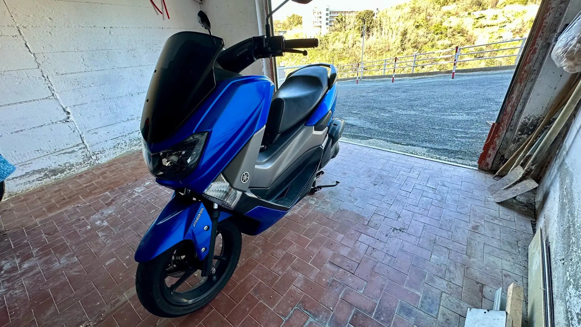 Yamaha NMAX 125 cc Blau - 1
