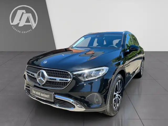 Mercedes-Benz GLC view 2