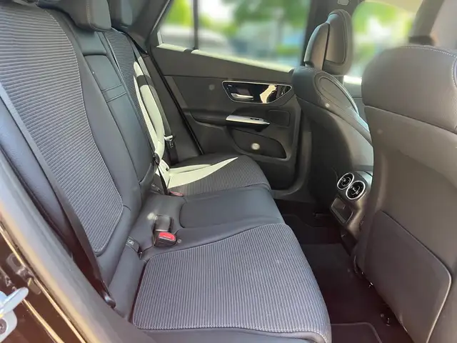 Mercedes-Benz GLC view 11