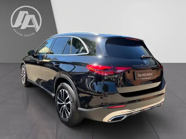 Mercedes-Benz GLC view 3