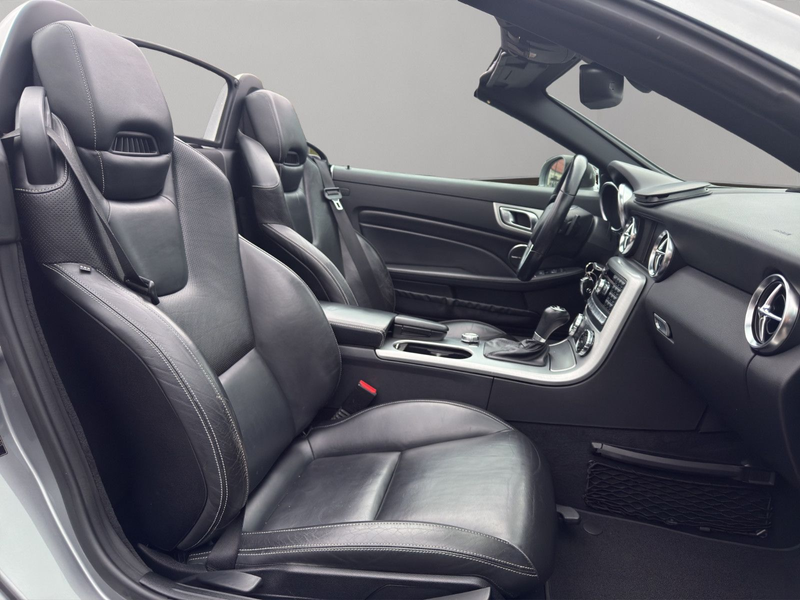 Mercedes-Benz SLK 250 CDI AMG Line NAVI LEDER HK PANO AIRSCARF — photo 11