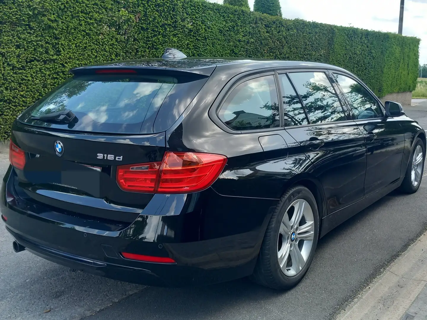 BMW 316 316d Touring Sport Line Zwart - 1