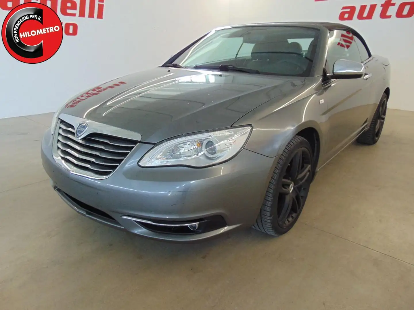 Lancia Flavia 2.4 Gris - 1