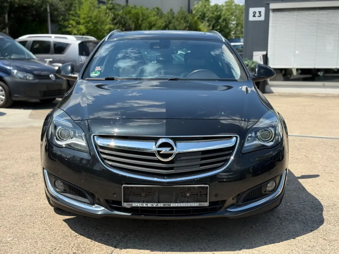 Opel Insignia Sports Tourer 4x4 für Export Schwarz - 2