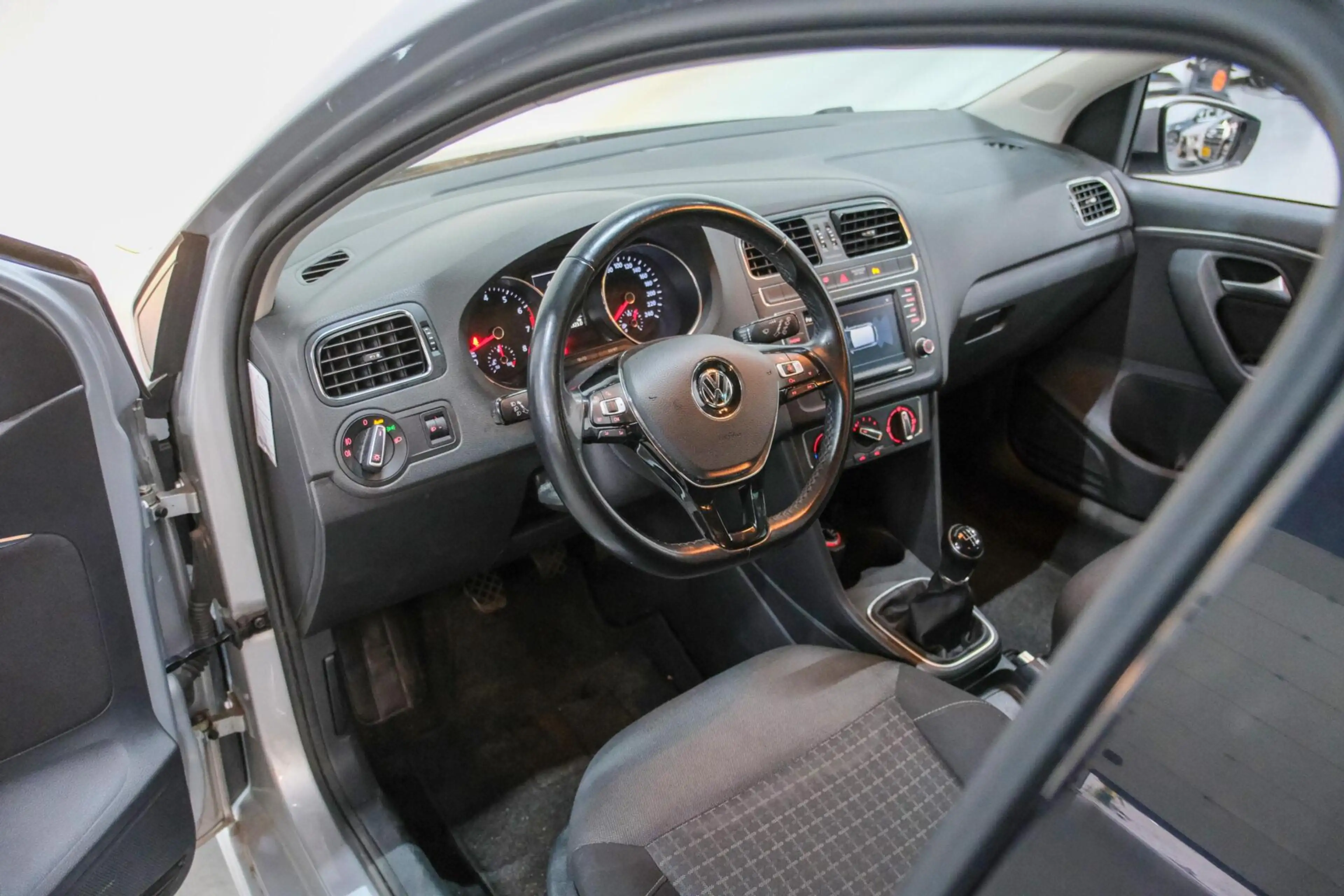 Volkswagen Polo 1.2 TSI | Carplay | Cruise | 100% onderhoud — photo 10