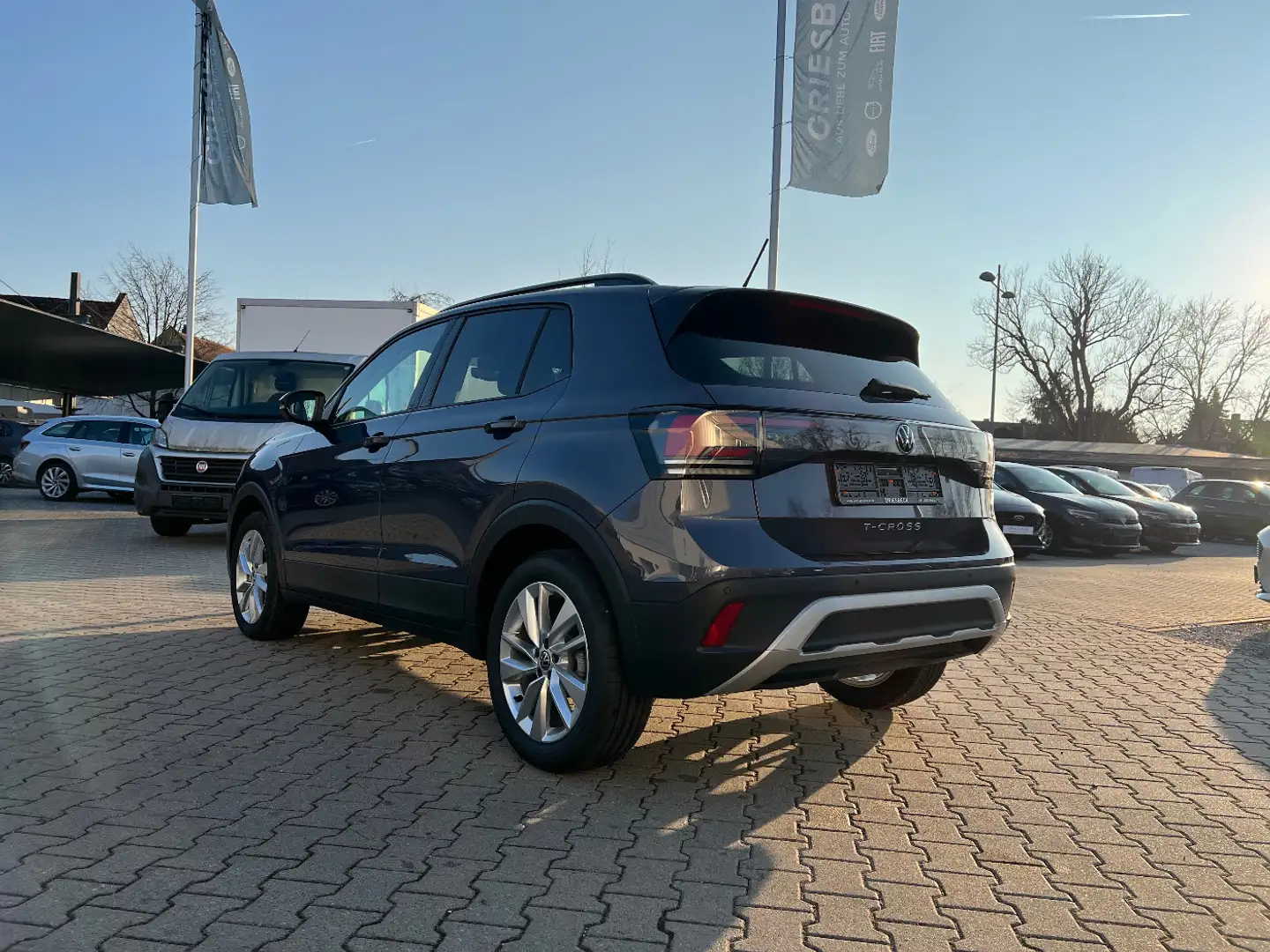 Volkswagen T-Cross 1.0 TSI DSG Life *LED IQ-Drive Kamera* Grau - 2
