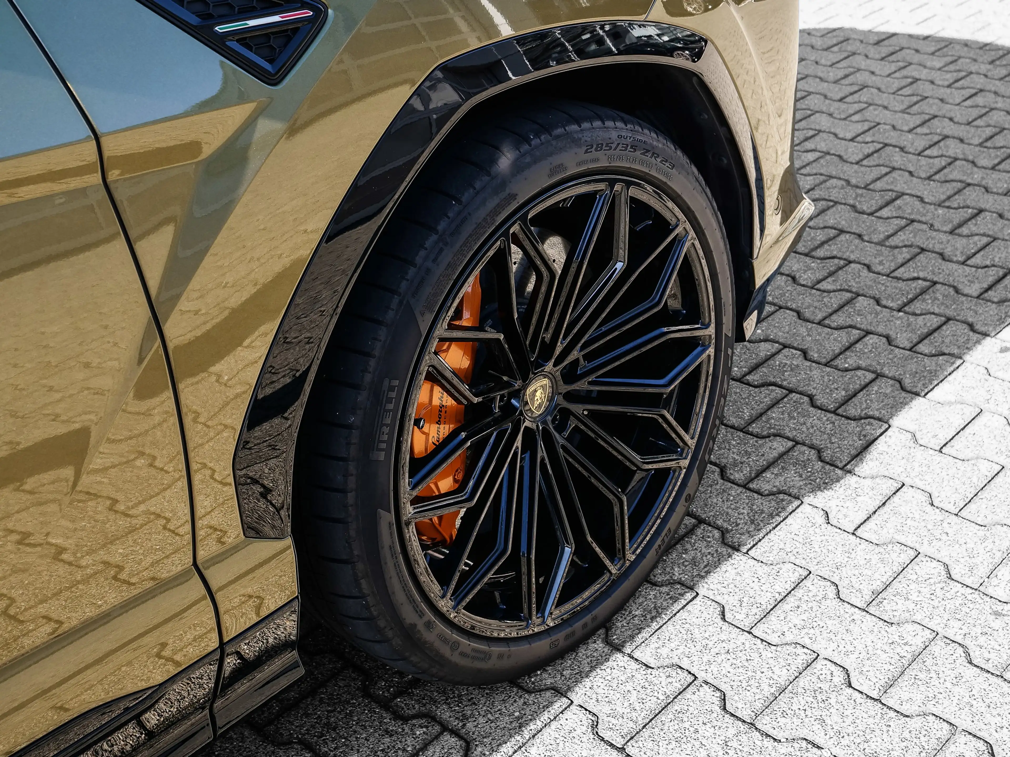 Lamborghini Urus SE Verde Gea Lucido, Exterior AdPersonam — photo 11
