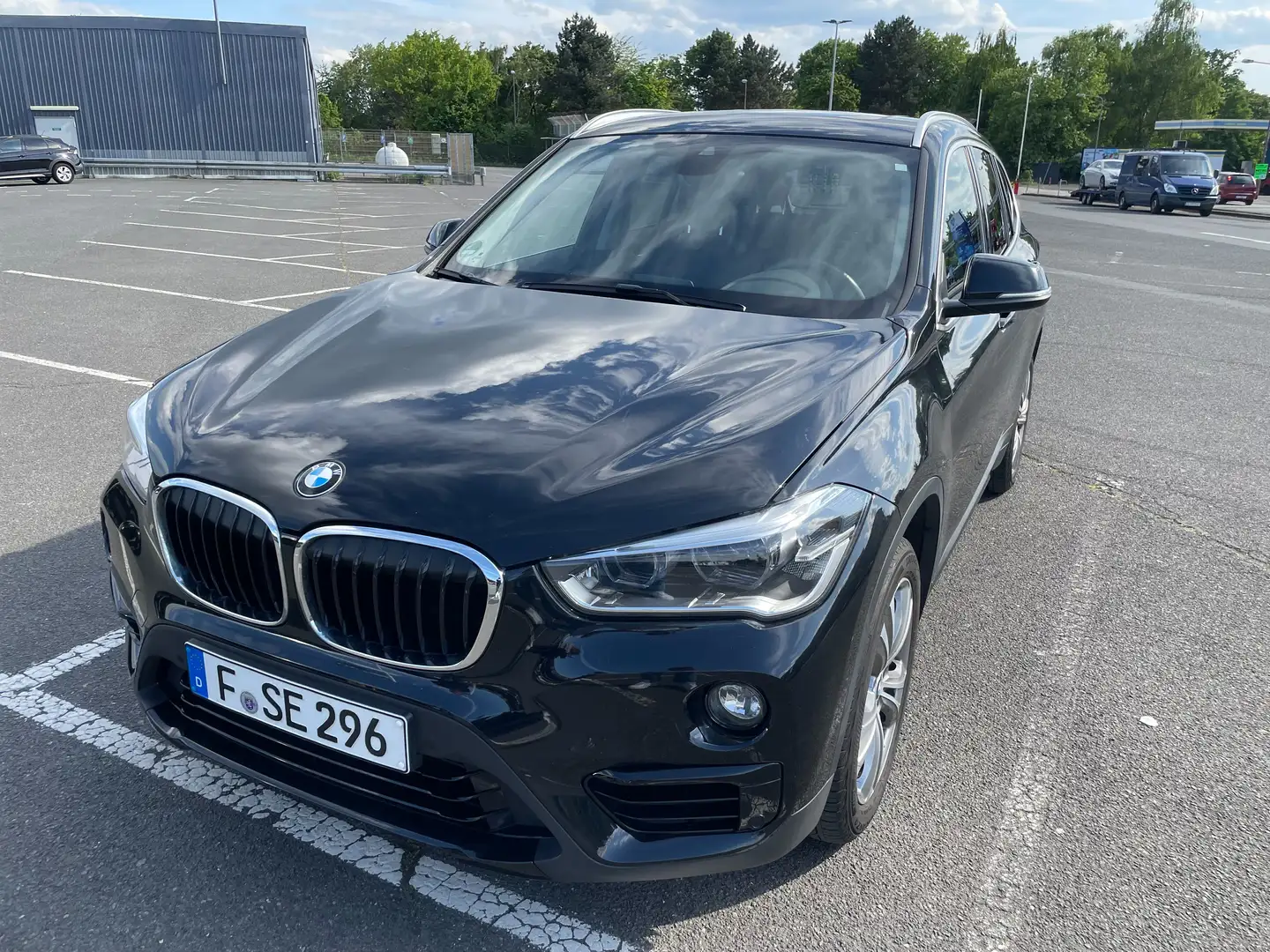 BMW X1 X1 xDrive20i Aut. Sport Line Schwarz - 2