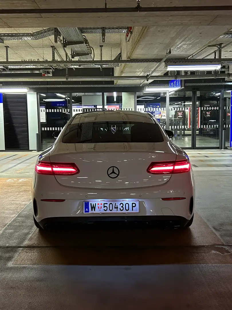 Mercedes-Benz E 220 AMG Line*Panorama*Widescreen*Night Paket - 2