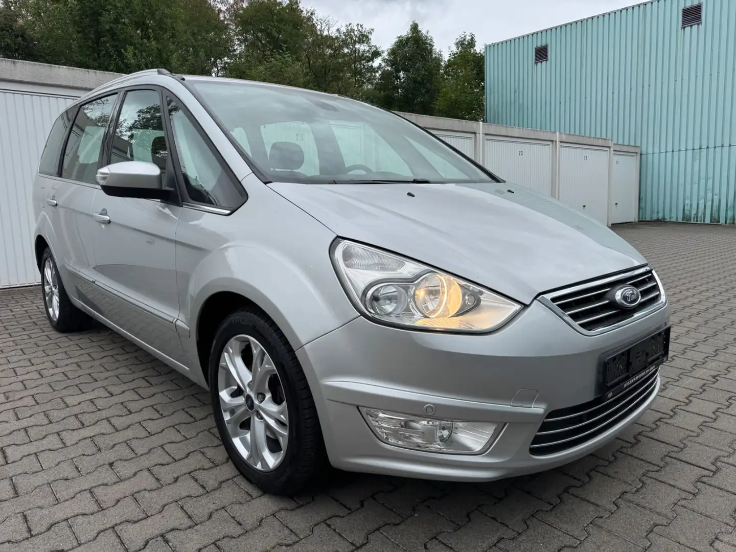 Ford Galaxy Titanium *1.Hand*7-Sitzer*Navi*AHK*TÜV* Silber - 1