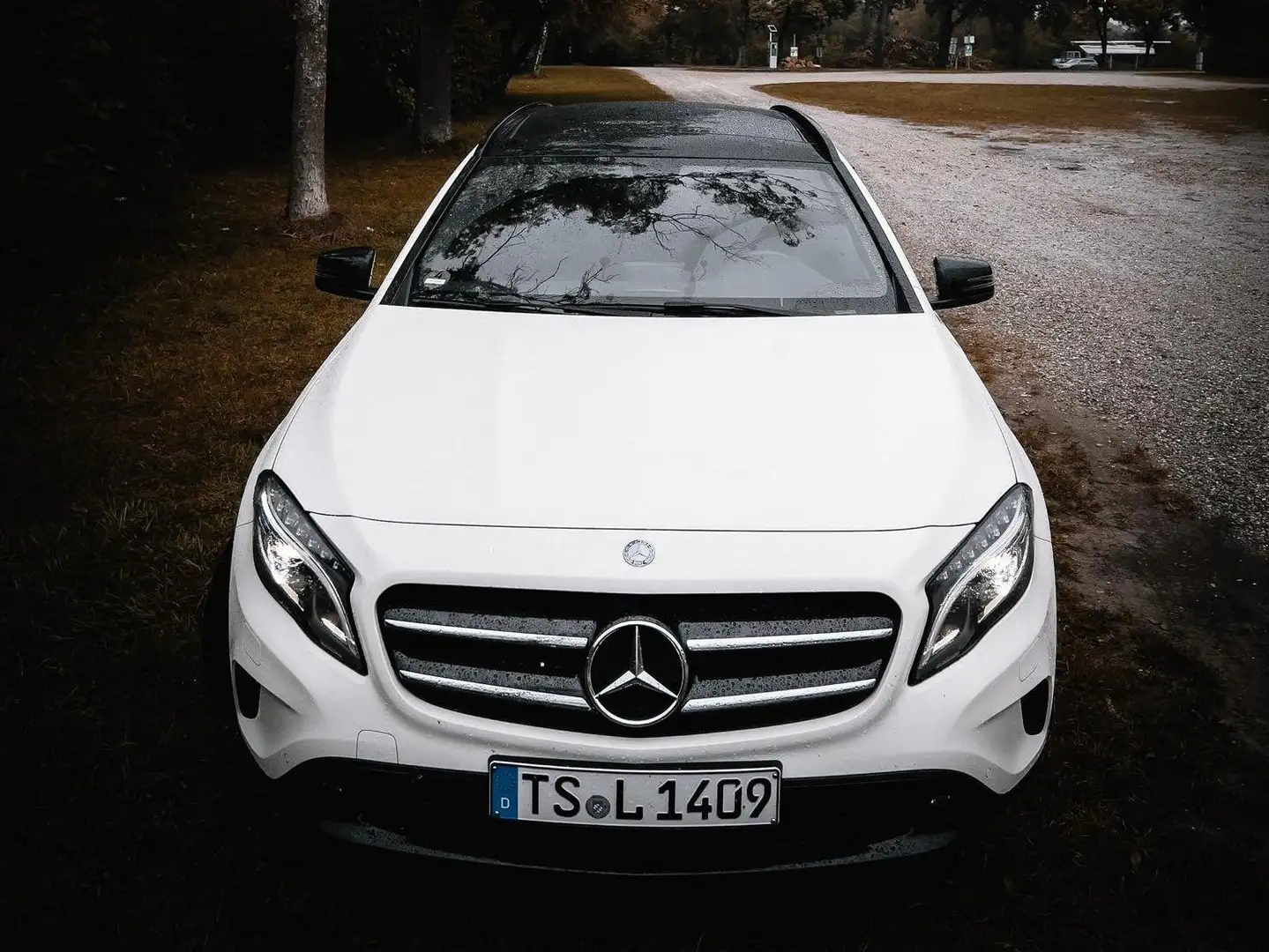 Mercedes-Benz GLA 220 GLA 220 CDI 4Matic 7G-DCT Urban Bílá - 1