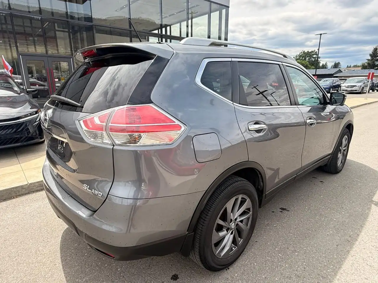 Nissan Rogue снимка Nissan Rogue