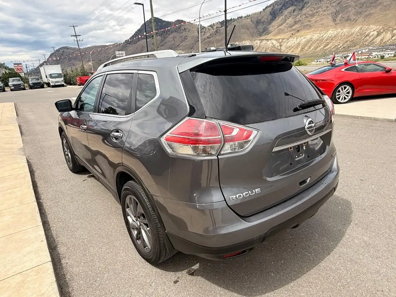 Nissan Rogue снимка Nissan Rogue