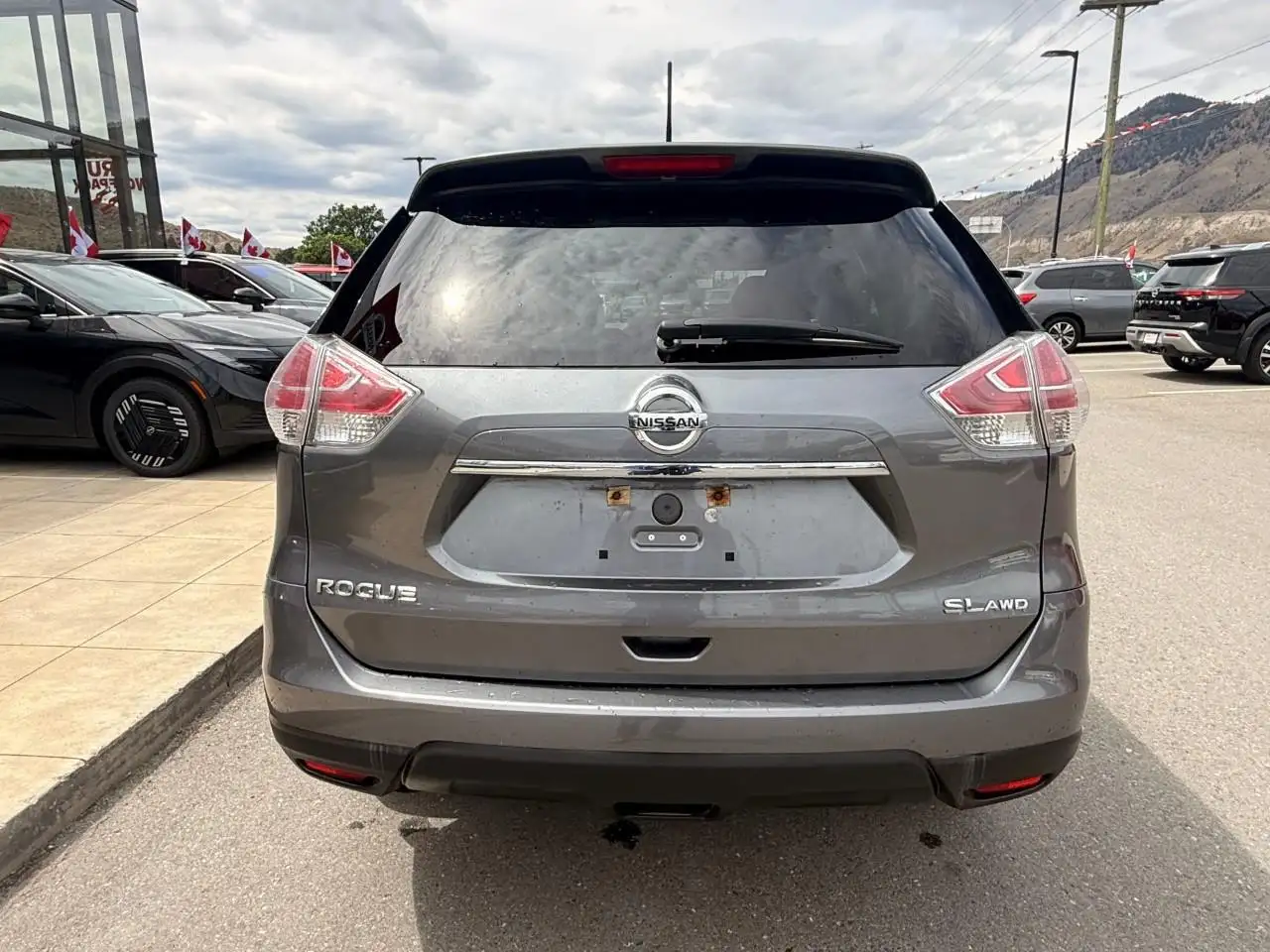 Nissan Rogue снимка Nissan Rogue
