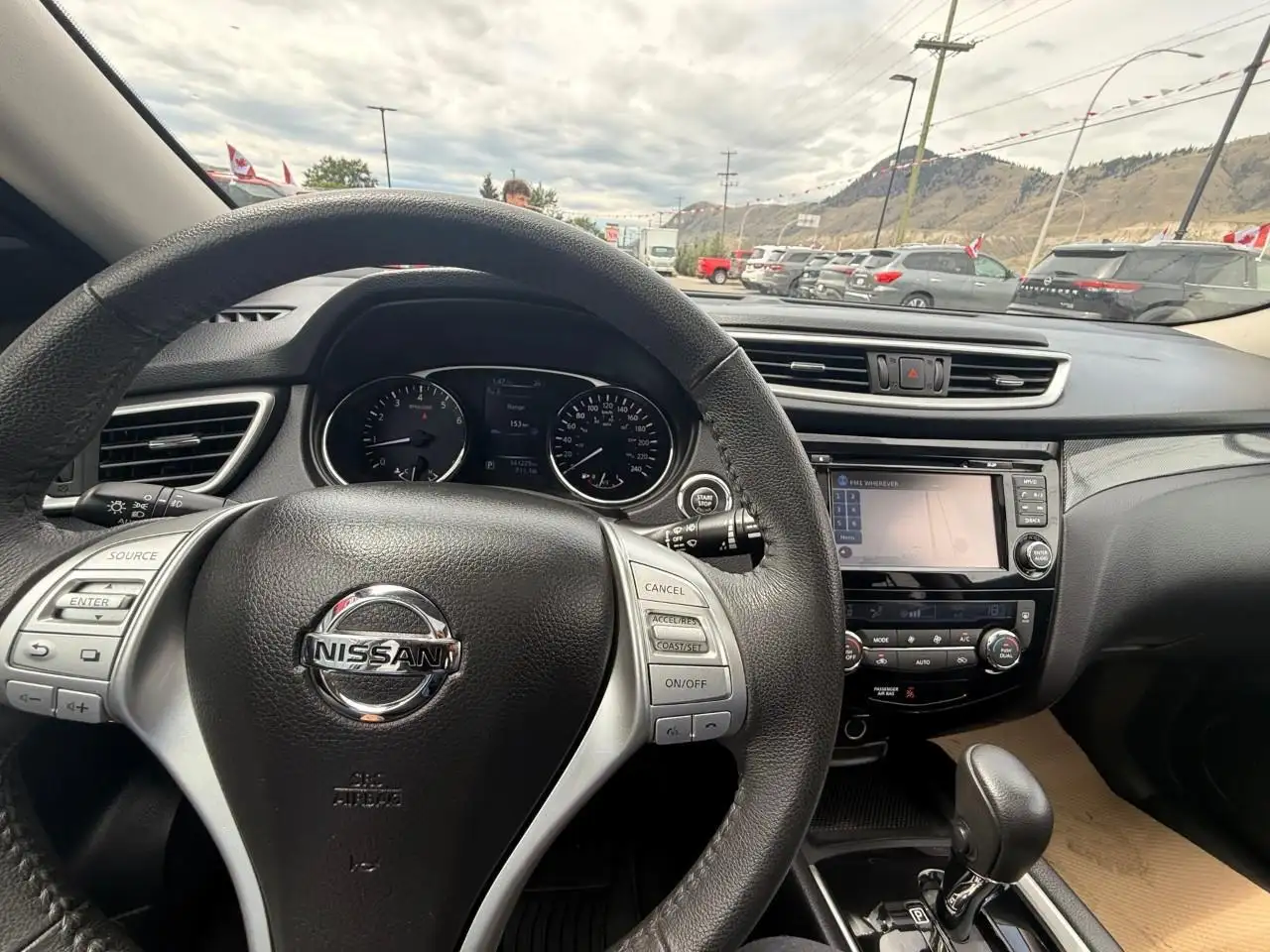 Nissan Rogue снимка Nissan Rogue