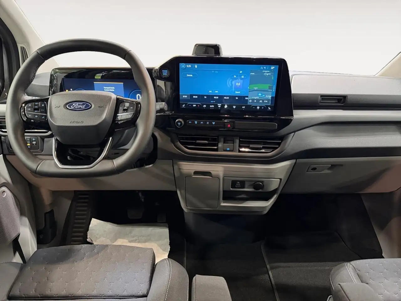 Ford Tourneo Custom 2026 — фото 10