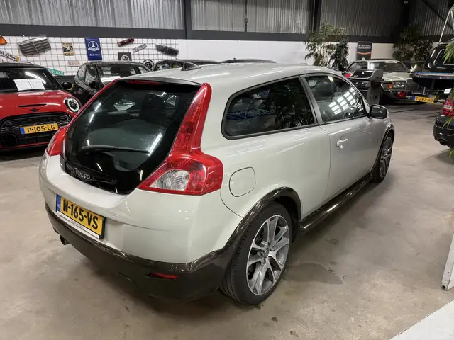 Volvo C30 view 4