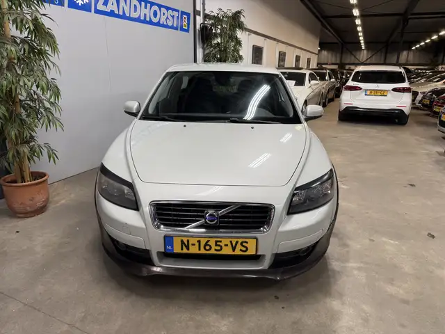 Volvo C30 view 2