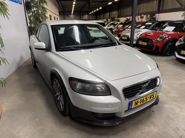 Volvo C30 view 3