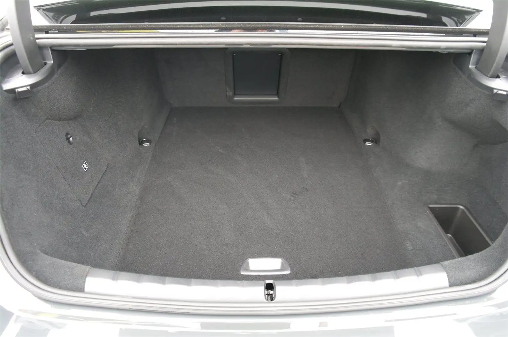 BMW i7 xDrive60 Gris - 2